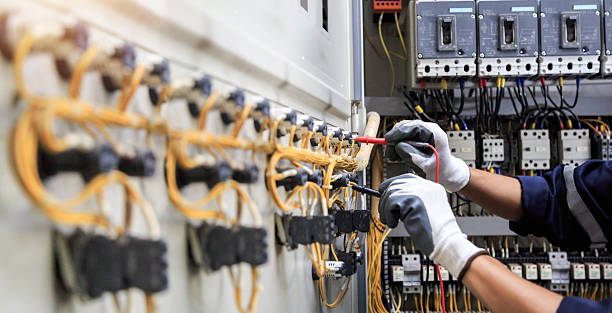 Professional Electrician technician working in Crystal Lake, CT